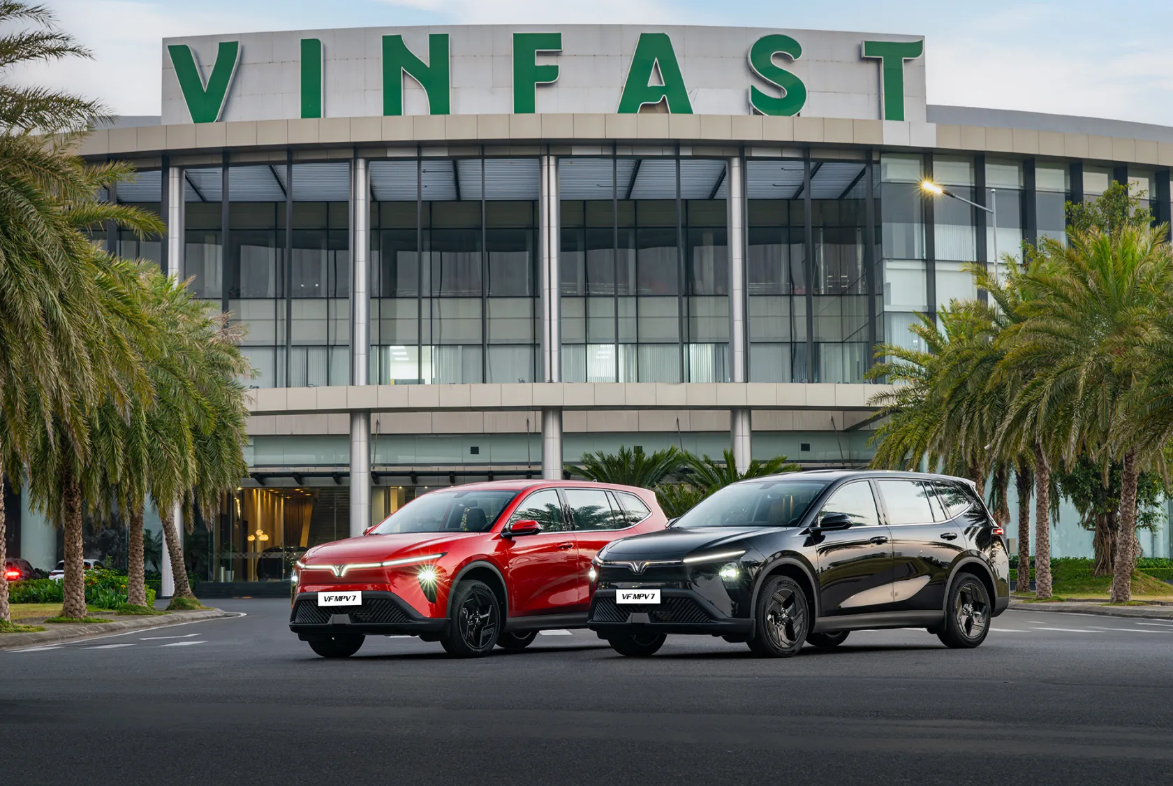 vinhxdcom vfmpv7 13 VinFast MPV 7 giá lăn bánh tháng 6/2026